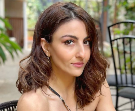 Soha Ali Khan in Two-Piece Workout Gear Goes "Back to the Gym"