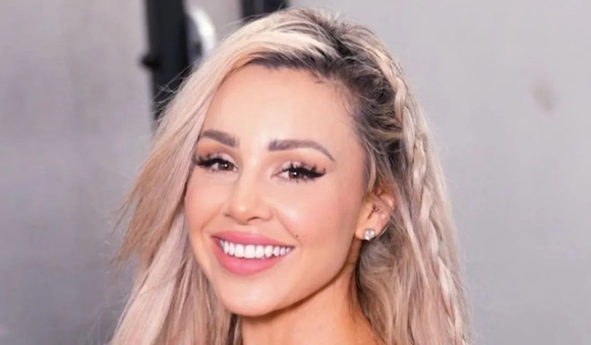 Fitness Model Stephanie Sanzo in Two-Piece Workout Gear Shares Fitness