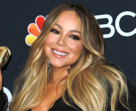 Mariah Carey in "Workout Ensemble" Shares Exercising From Gym