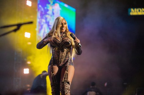 Mary J. Blige in Bikini Is “Aging in Reverse” at 54