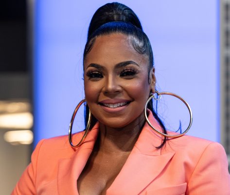 Ashanti Shares 4 Amazing Swimsuit Photos From the Beach