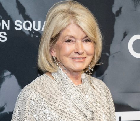 Martha Stewart Shows Off Fit Bod Doing "Harder Than it Looks" Pilates