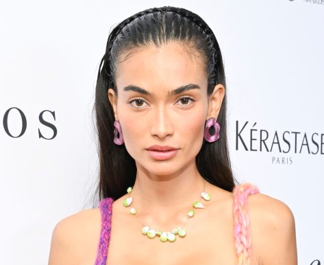 Kelly Gale in Workout Shorts Says "Sunrise or Sunset?"