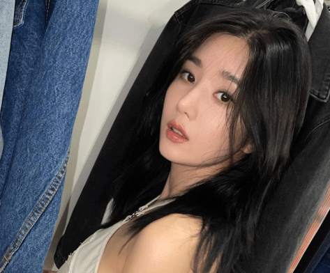 Kwon Eun-bi in Two-Piece Says Hi From Hawaii, Looking Fit From Pilates