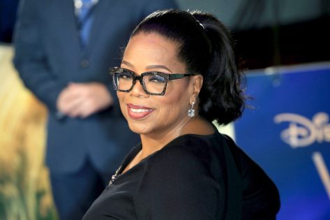 Oprah in Running Gear Takes a "Run on the Beach"