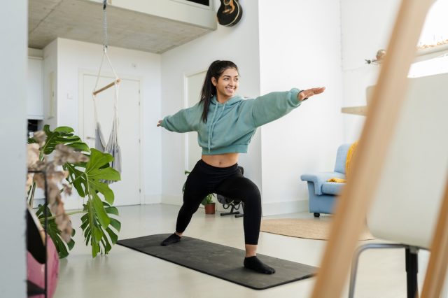 Ananya Panday in Two-Piece Workout Gear Exercises With 3 Beauties