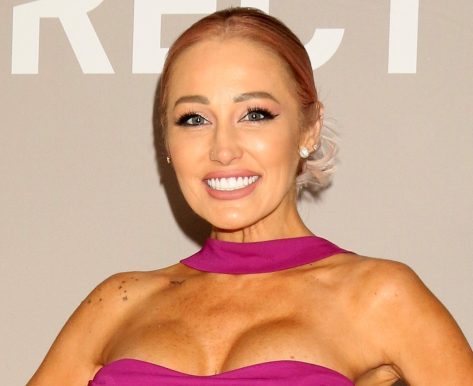 Mary Fitzgerald in Two-Piece Workout Gear Gets Ready for the People's Choice Awards