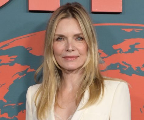 Michelle Pfeiffer in Tight Yoga Pants is "Warming up for my Workout"