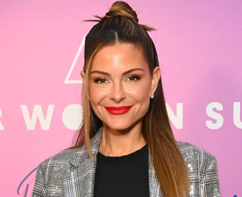 Maria Menounos In Yoga Gear Says "Move Your Body, Friends!"