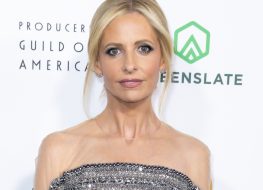 Sarah Michelle Gellar In Workout Gear Says "It Hurts To Type"