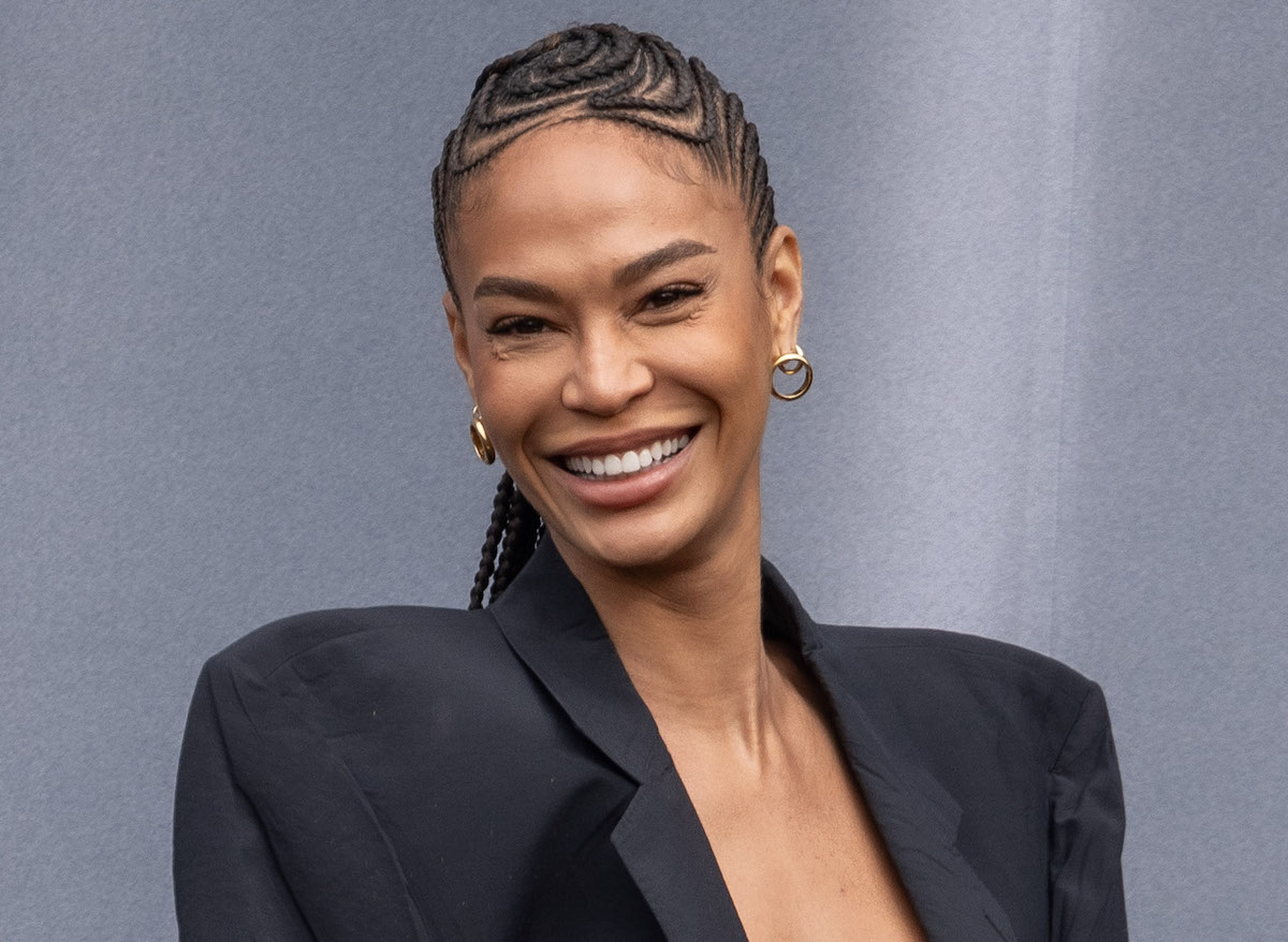 Joan Smalls Shows Off Fit Figure &ldquo;In My Element&rdquo;