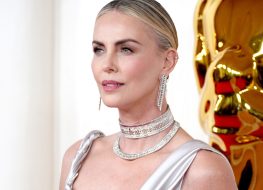 Charlize Theron In Exercise Gear Gets Kudos From Courteney Cox