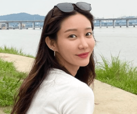 Han Groo in Workout Gear is "Not a Man With a Wig"