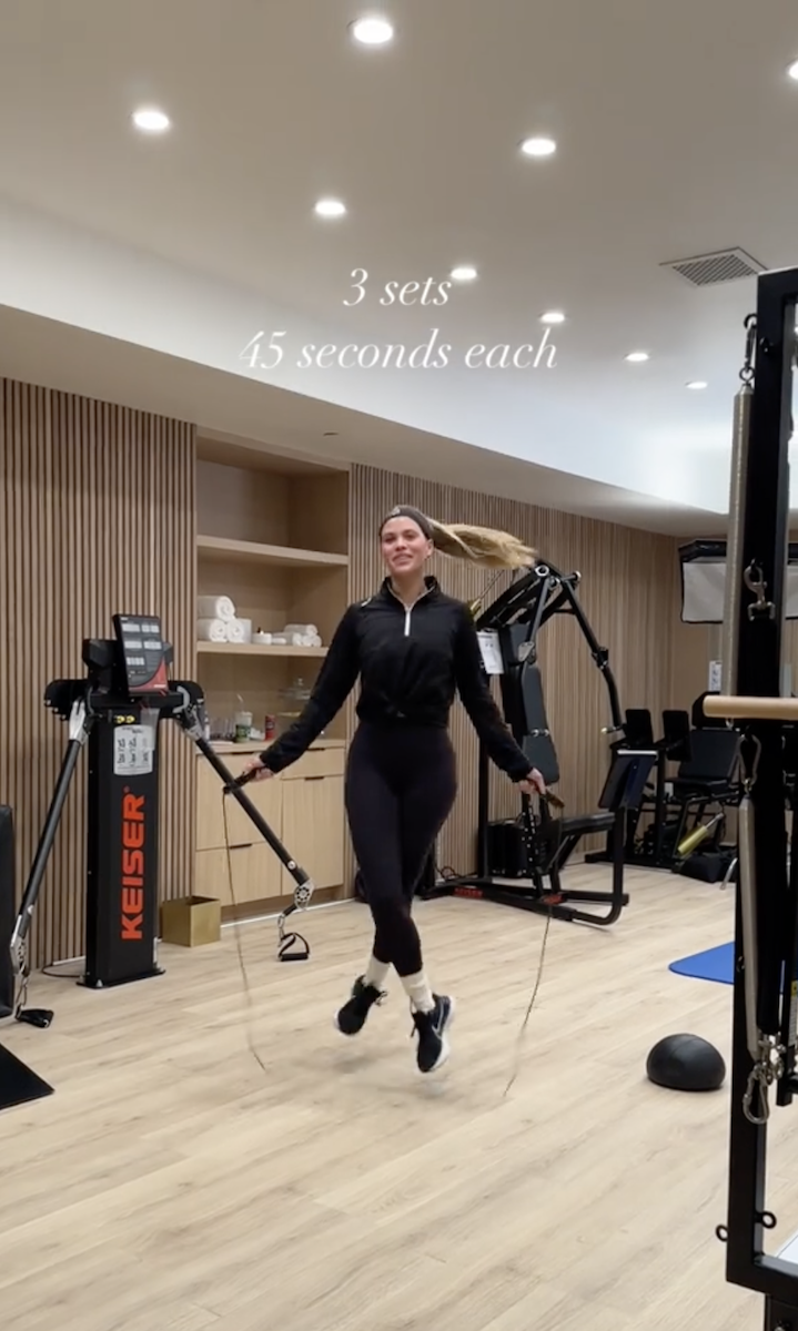 Sofia Richie Grainge in Two-Piece Workout Gear Shares “Morning From Us”