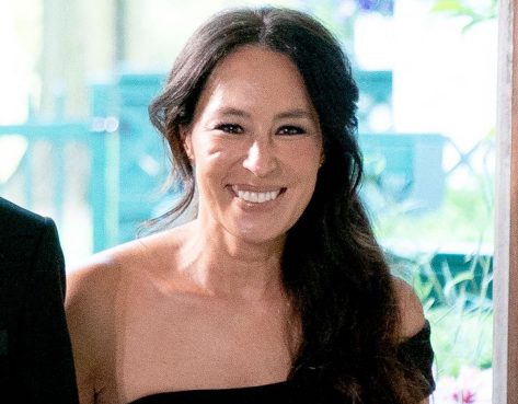 Joanna Gaines In Golf Outfit Says "Thanks For Believing In Me" To Chip