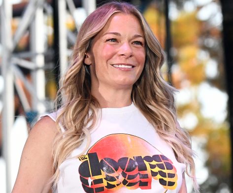 LeAnn Rimes In Workout Gear Has "Incredible Experience" In Sydney