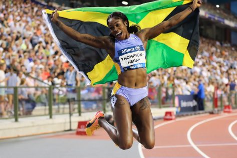 Elaine Thompson-Herah in Two-Piece Workout Gear Says "Happy Monday"