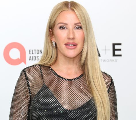 Ellie Goulding in Two-Piece Workout Gear Says "Nature Heals"