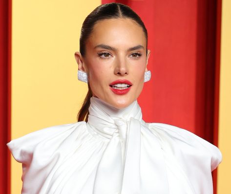 Alessandra Ambrosio in Two-Piece Workout Gear Says "Let's Shake it Off"