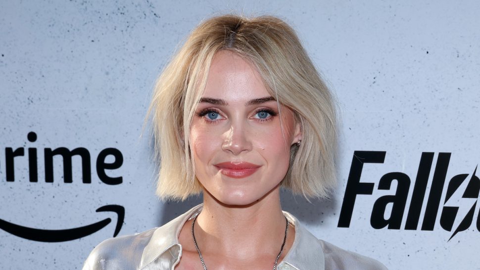 Fallout Star Annabel O'Hagan in TwoPiece Workout Gear Runs a Marathon