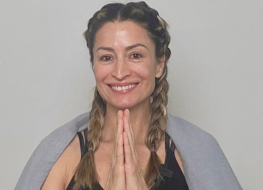 Rebecca Loos In Yoga Workout Gear Is "So Grateful"