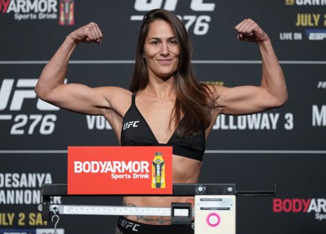 MMA Fighter Jessica Eye In Workout Gear Shares "Good Energy" Selfie