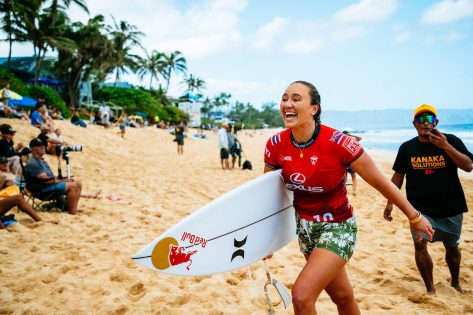 Surf Pro Carissa Moore in Two-Piece Workout Gear Shares "Sneak Peek"