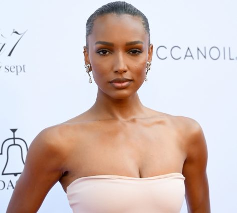 Jasmine Tookes in Two-Piece Workout Gear Says "Try on With Me"