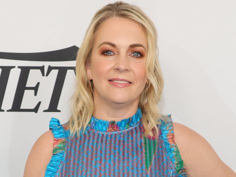 Melissa Joan Hart In Workout Gear Says "Take a Hike With a Bestie"