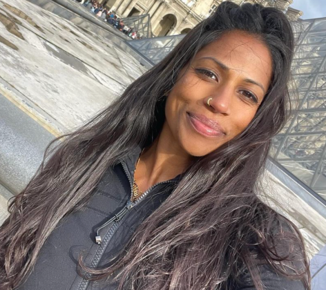 Natalie Anderson in Two-Piece Workout Gear Says “Setbacks Mean Comebacks”