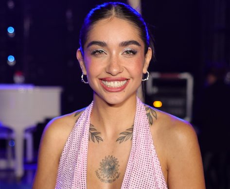 María Becerra in Two-Piece Workout Gear is "Rehearsing"