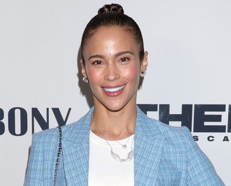 Paula Patton in Two-Piece Workout Gear Says "Happy Friday"