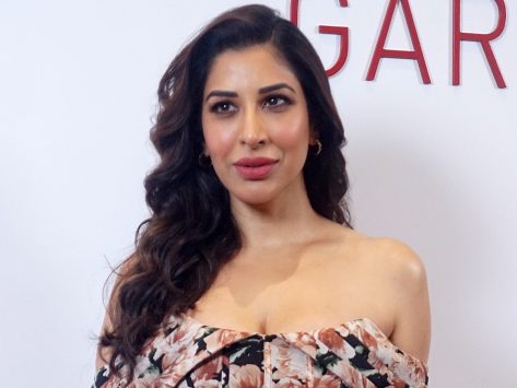 Sophie Choudry In Workout Gear Says "Good Health Is the Greatest Wealth"