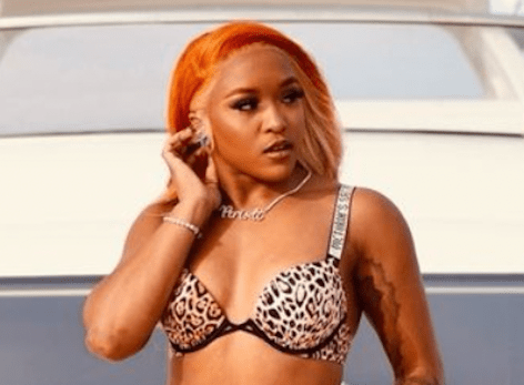 Kiera Hogan in Two-Piece Workout Gear Does "Leg Day"