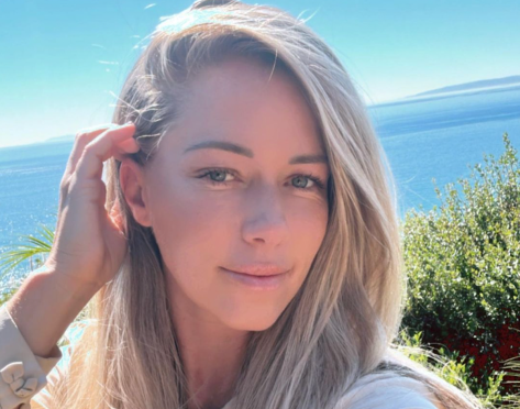 Kendra Wilkinson in Workout Gear Shares "Photo Dump"