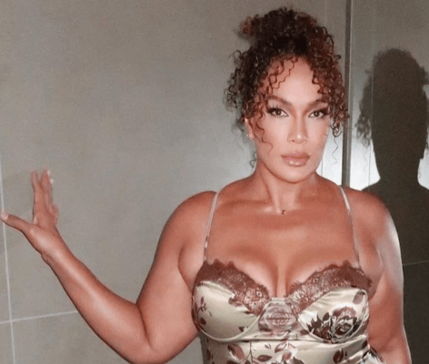 Nia Jax in Two-Piece Workout Gear Says "It's a Vibe"