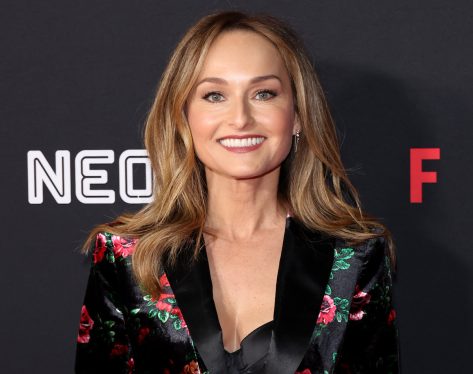 Giada De Laurentiis in Two-Piece Workout Gear Shares "Fav Yoga Stretches"