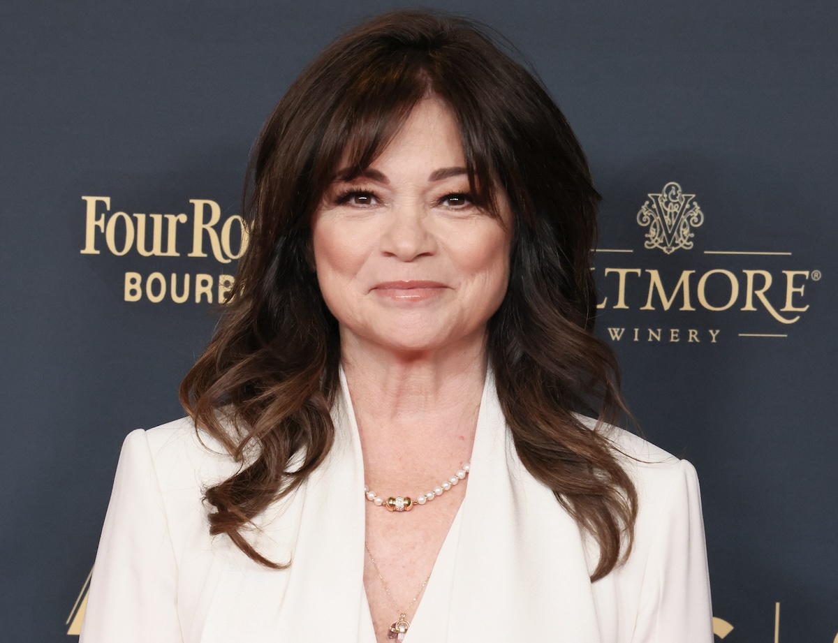 Valerie Bertinelli In Workout Gear Thanks Fans While Taking A Walk