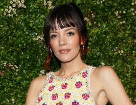 Lily Allen Stuns in "in LA" with a Jaw-Dropping Poolside Look