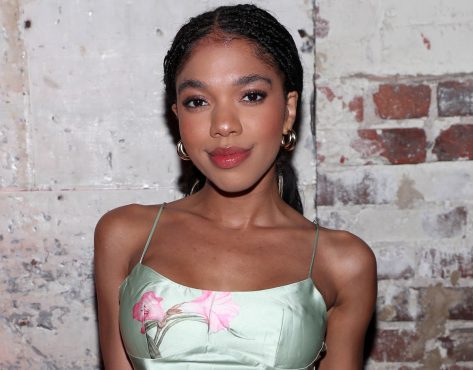 Teala Dunn in Two-Piece Workout Gear Says "Pilates is No Joke"