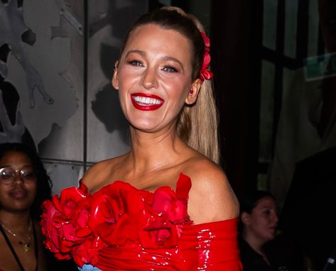 Blake Lively In Workout Gear "Feels Like the Luckiest Person On the Planet"