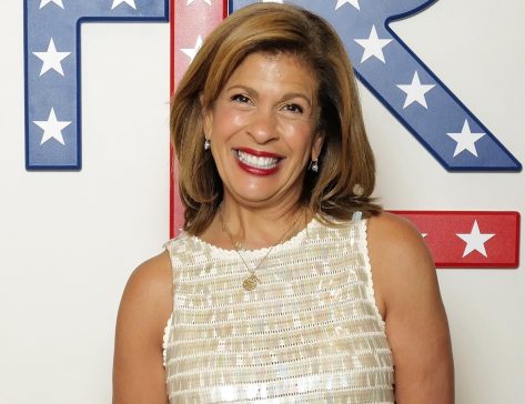 Hoda Kotb in Two-Piece Workout Gear Shares "AM Exercise"