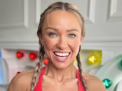 Caroline Girvan in Two-Piece Workout Gear Shares Latest Workouts