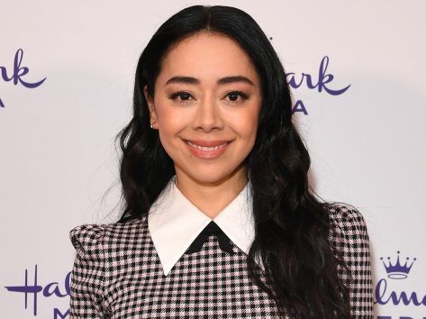 Lucifer Stunner Aimee Garcia in Two-Piece Workout Gear Loves Brazil