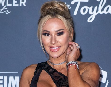 Kindly Myers in Two-Piece Workout Gear Just Shared Special Selfie