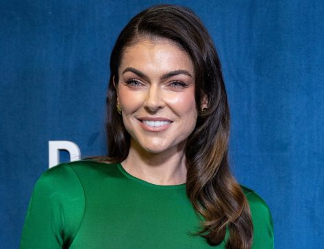 Serinda Swan in Workout Gear Shares "Portofino Dump"