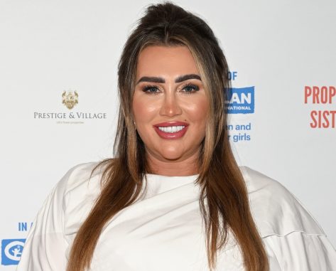 Lauren Goodger in Workout Gear is Back to Working Out: "Health is Wealth"