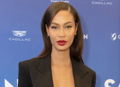 Joan Smalls in Two-Piece Workout Gear Dances on 888