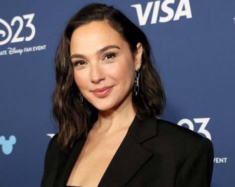 Gal Gadot Stuns in Beachwear, Embraces a "Summer State of Mind"