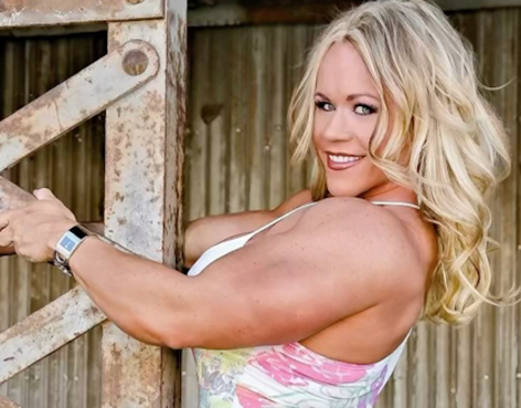 Bodybuilder Aleesha Young in Two-Piece Workout Gear Says "Size Matters"